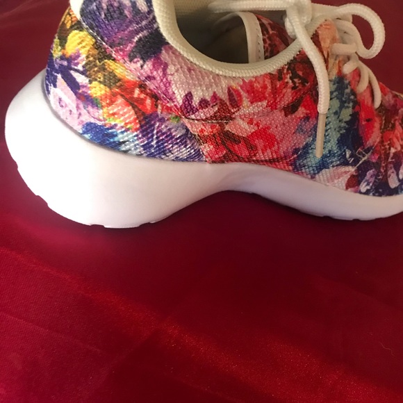 Three In Brand Tennis Shoe - Picture 5 of 5